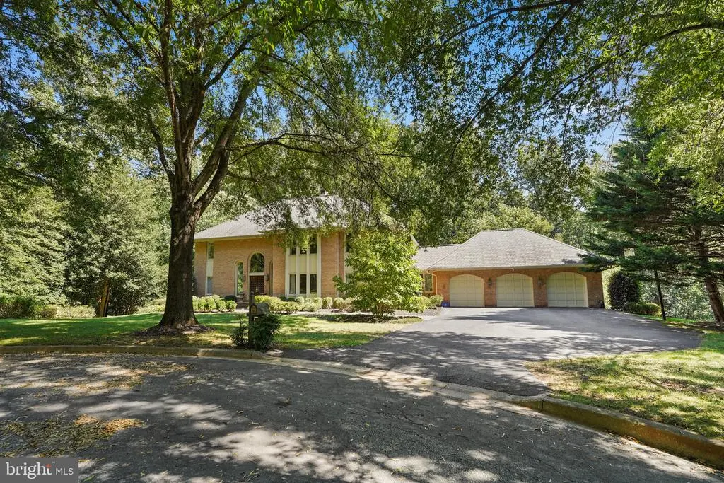 8805 Mary Mead Ct, POTOMAC