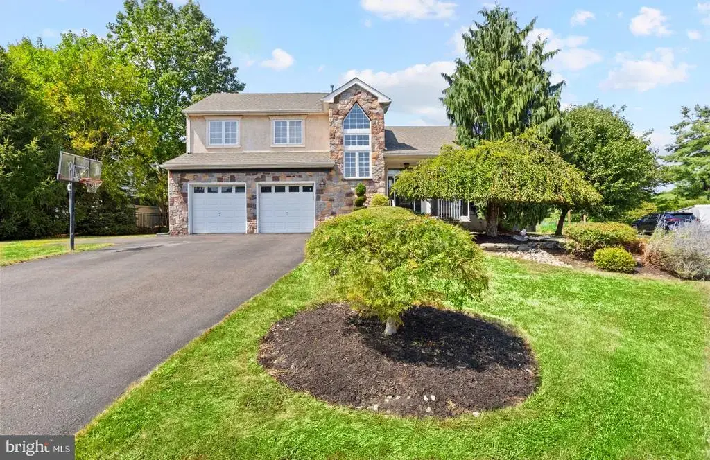 432 Schindler Dr, YARDLEY