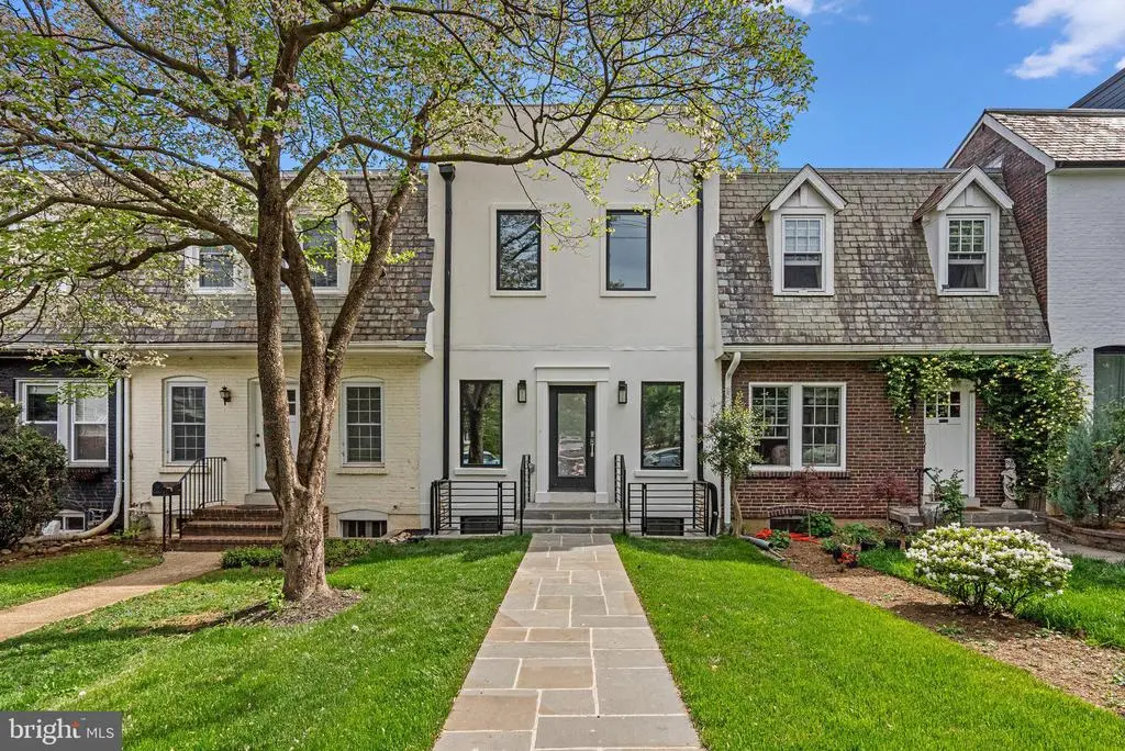 3710 S St Nw, WASHINGTON