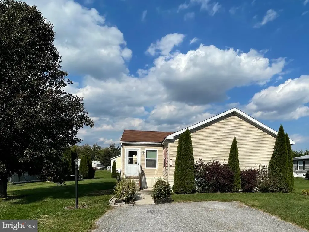 22 Maizefield Drive, SHIPPENSBURG
