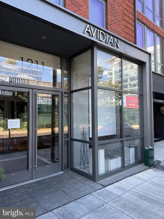 1211 Van St Se #806, WASHINGTON