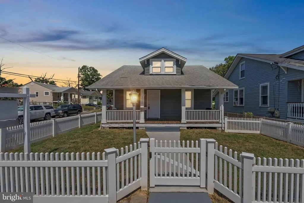 4000 Lawrence St, Brentwood