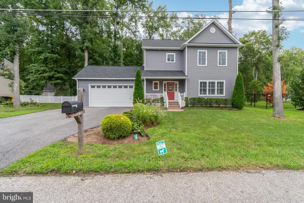 3377 Oak Dr, Edgewater