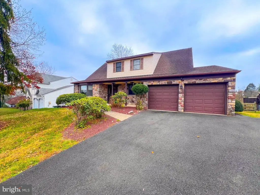 418 Fox Hollow Dr, FEASTERVILLE TREVOSE