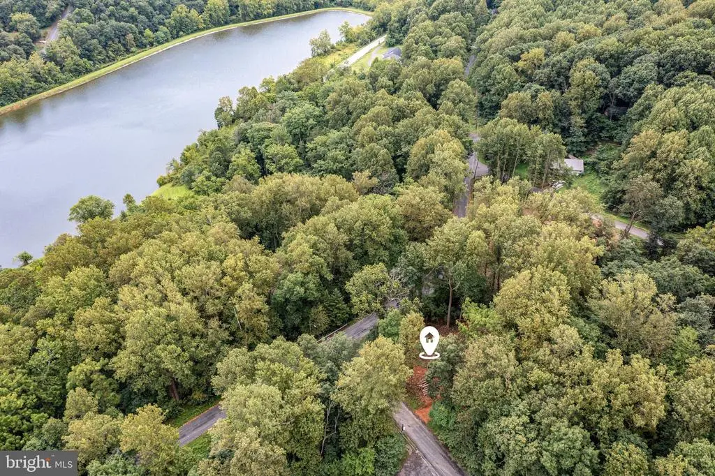 28 Swallow Trl, Fairfield