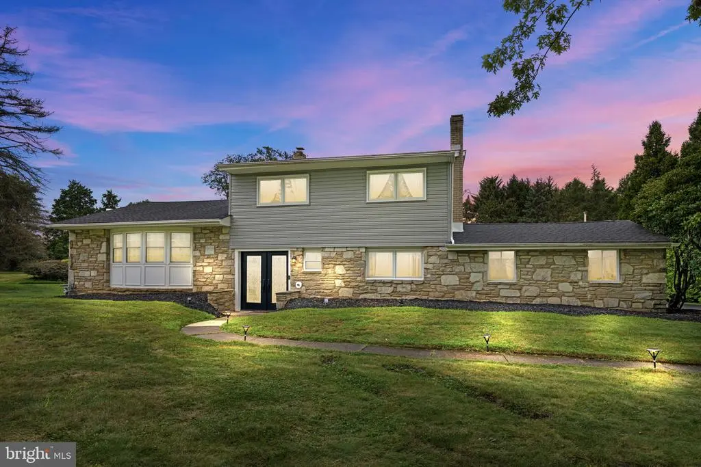 996 Whitney Ln, AMBLER