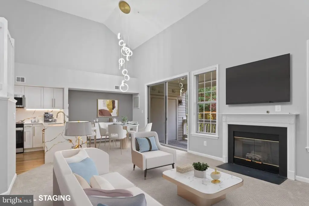 6864-f Brindle Heath Way #208, ALEXANDRIA