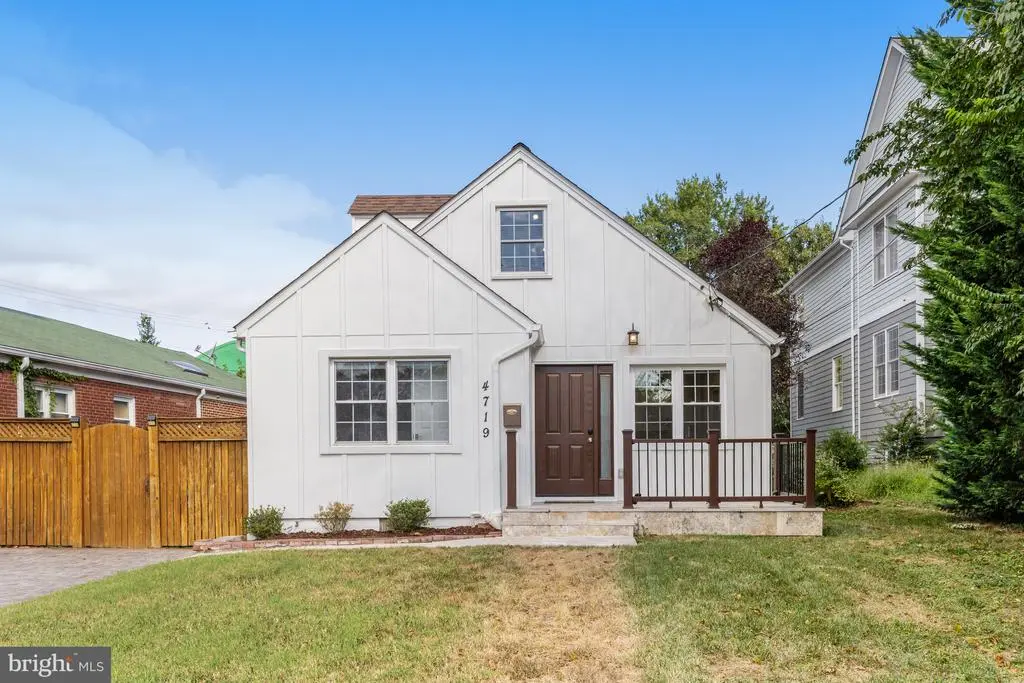 4719 25th St N, ARLINGTON