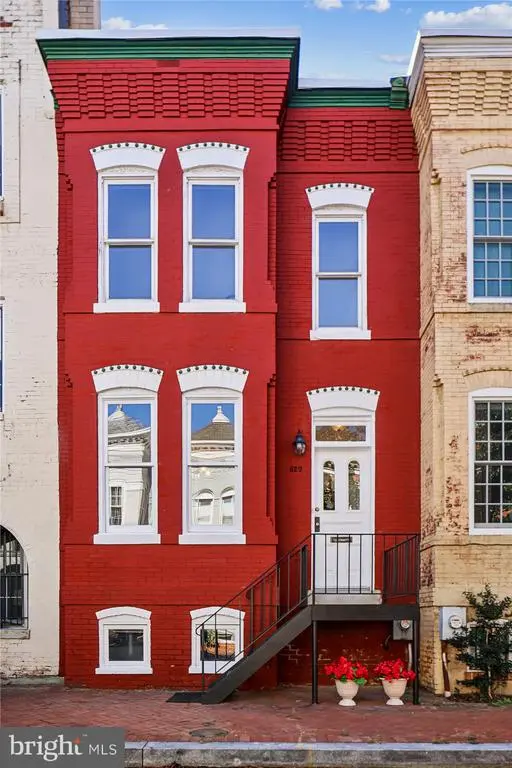 629 Acker Pl Ne, WASHINGTON