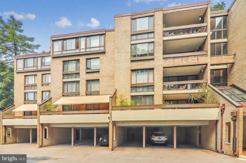 4940 Sentinel Dr #4-205, Bethesda