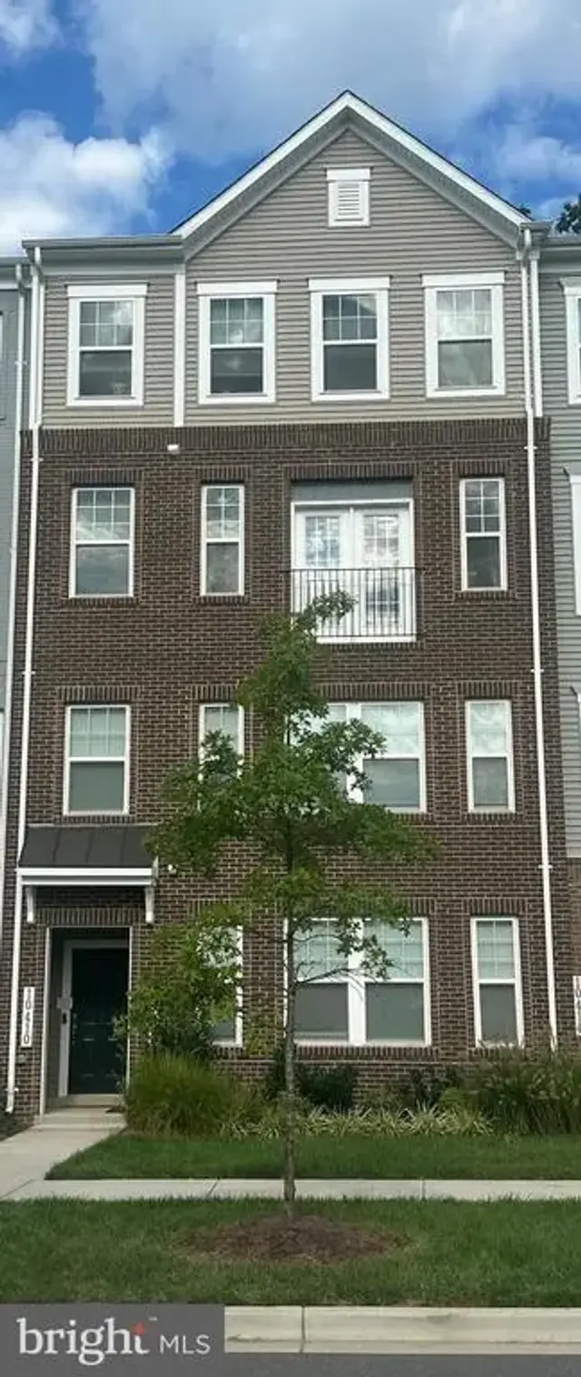 10410 John Glenn St, Lanham