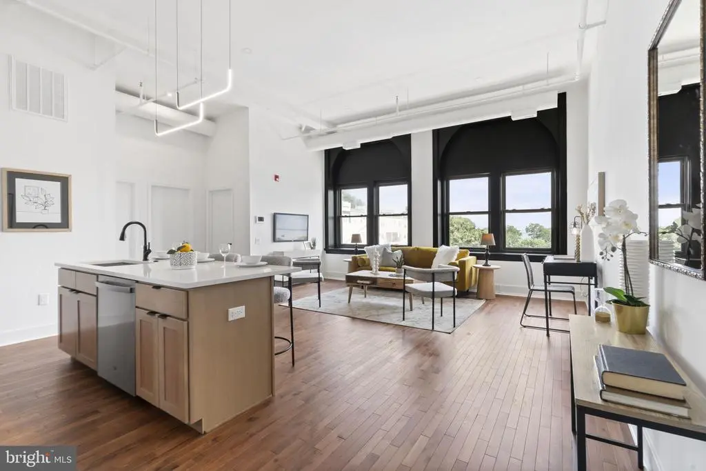 240 Hermitage St #304, PHILADELPHIA