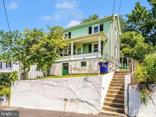7 W B St, Brunswick