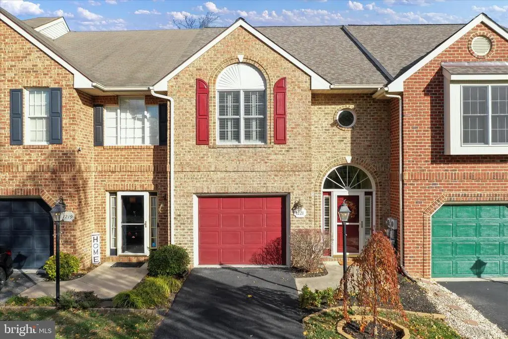 1221 Lindsay Ln, Hagerstown