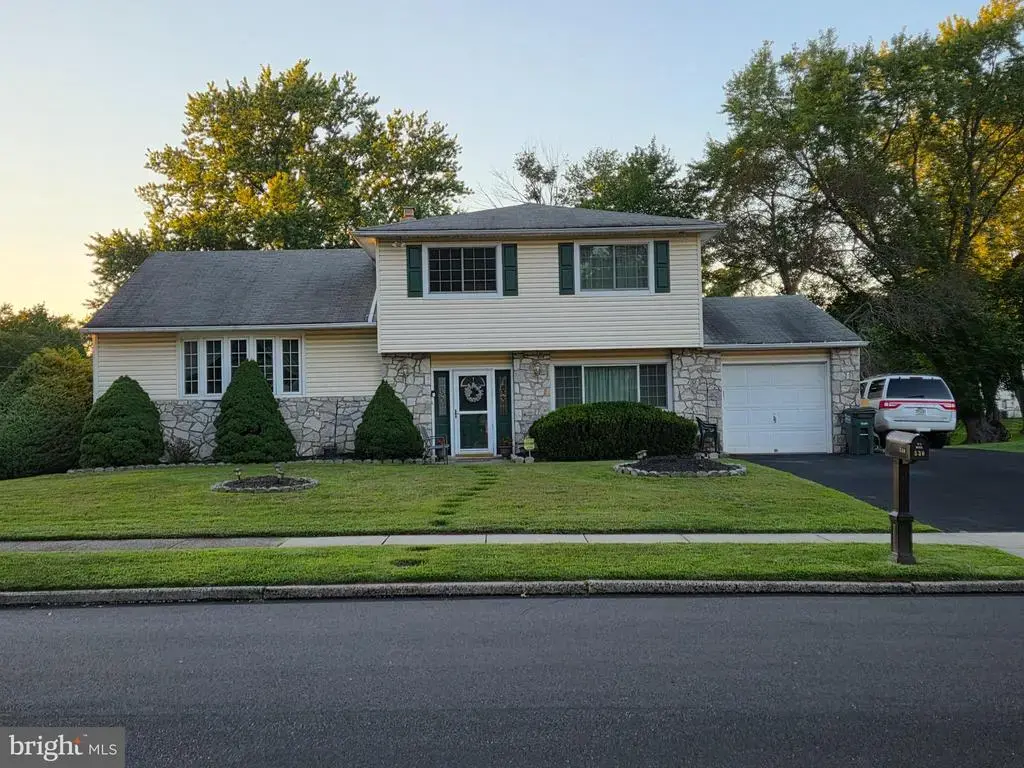 530 Andrew Dr, SOUTHAMPTON