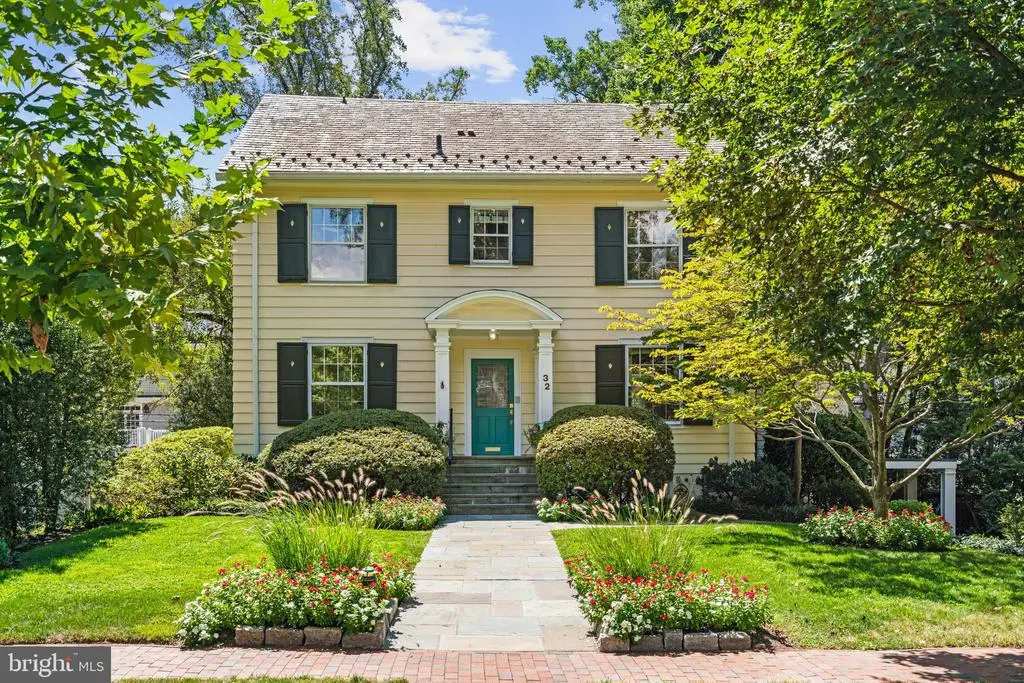 32 W Irving St, CHEVY CHASE