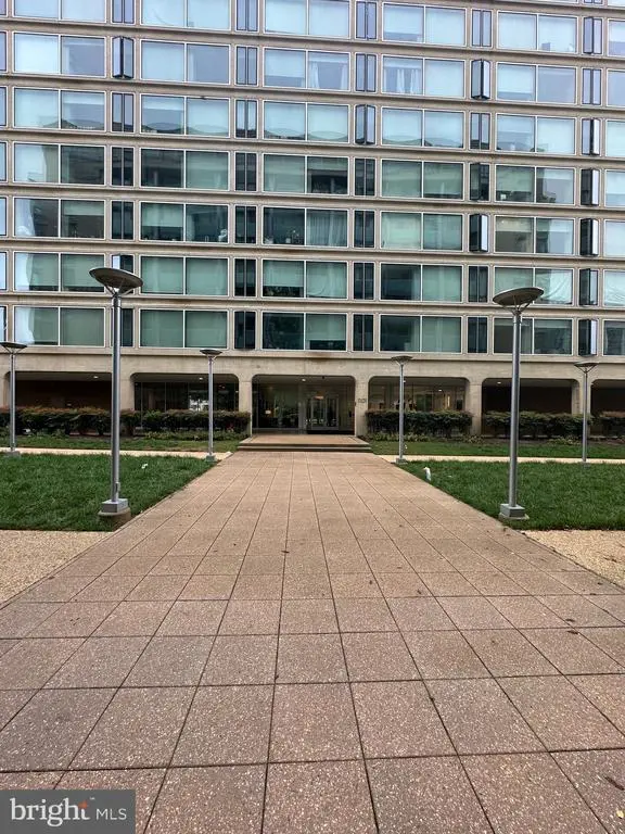 1101 3rd St Sw #306, WASHINGTON