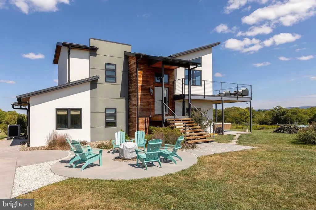 1744 Lord Fairfax Hwy, BERRYVILLE