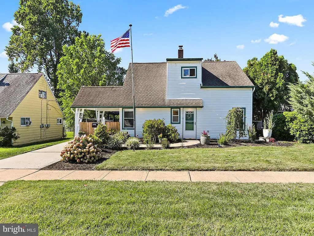 20 Appletree Dr, LEVITTOWN