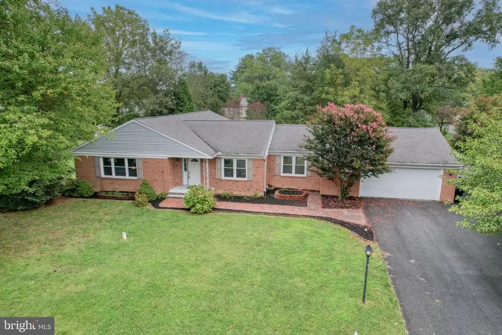 123 Candlewicke Dr, Dover