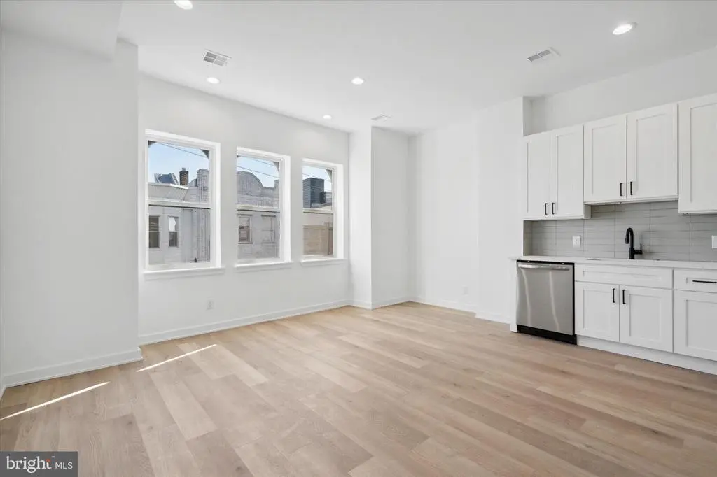 724 S 4th St #2f, PHILADELPHIA