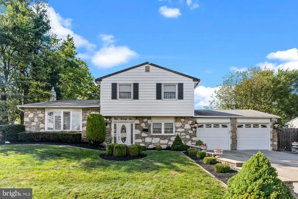 525 Cassingham Rd, FAIRLESS HILLS