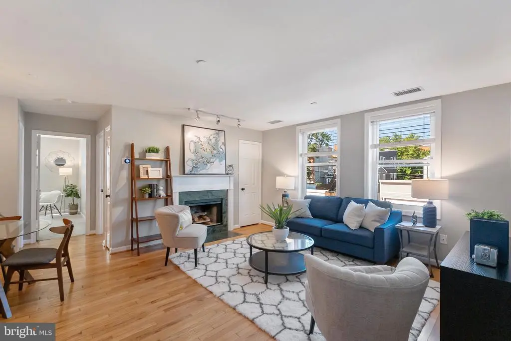 730 11th St Ne #203, WASHINGTON