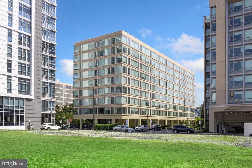 1101 3rd St Sw #703, WASHINGTON