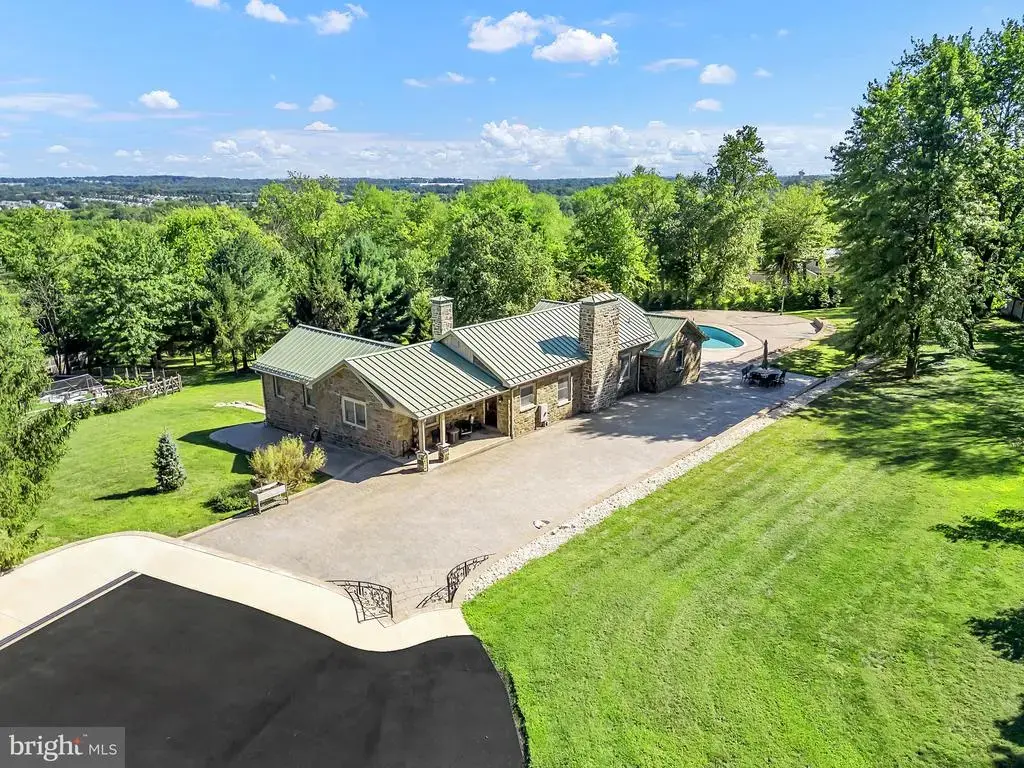 1851 Meetinghouse Rd, WARMINSTER