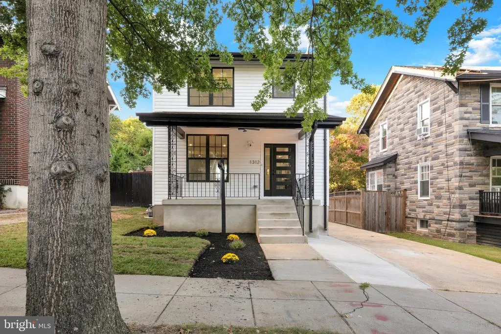 1312 Franklin St Ne, WASHINGTON