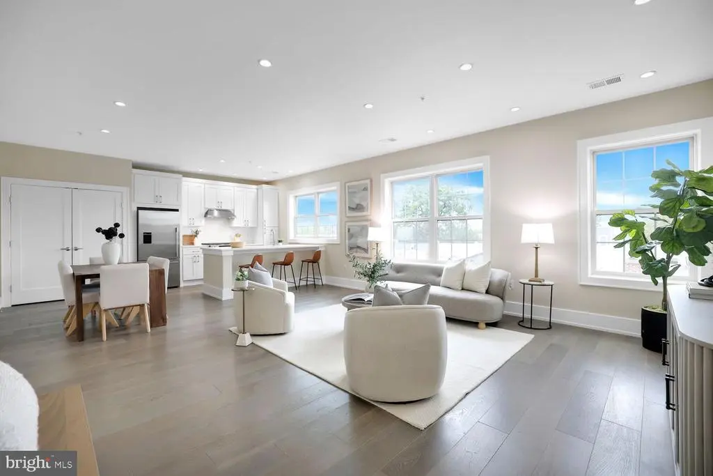 16 17th St Ne #312, WASHINGTON