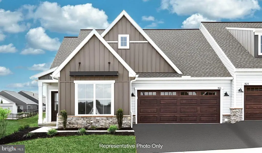 520 Stone Gate Blvd, ANNVILLE