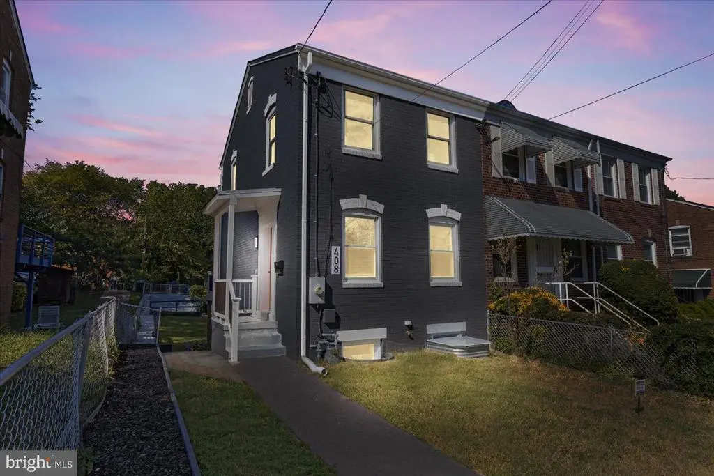 408 Peabody St Ne, WASHINGTON