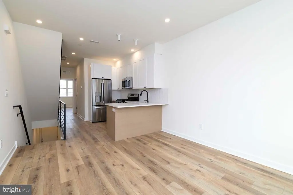 2350 Moore St, PHILADELPHIA