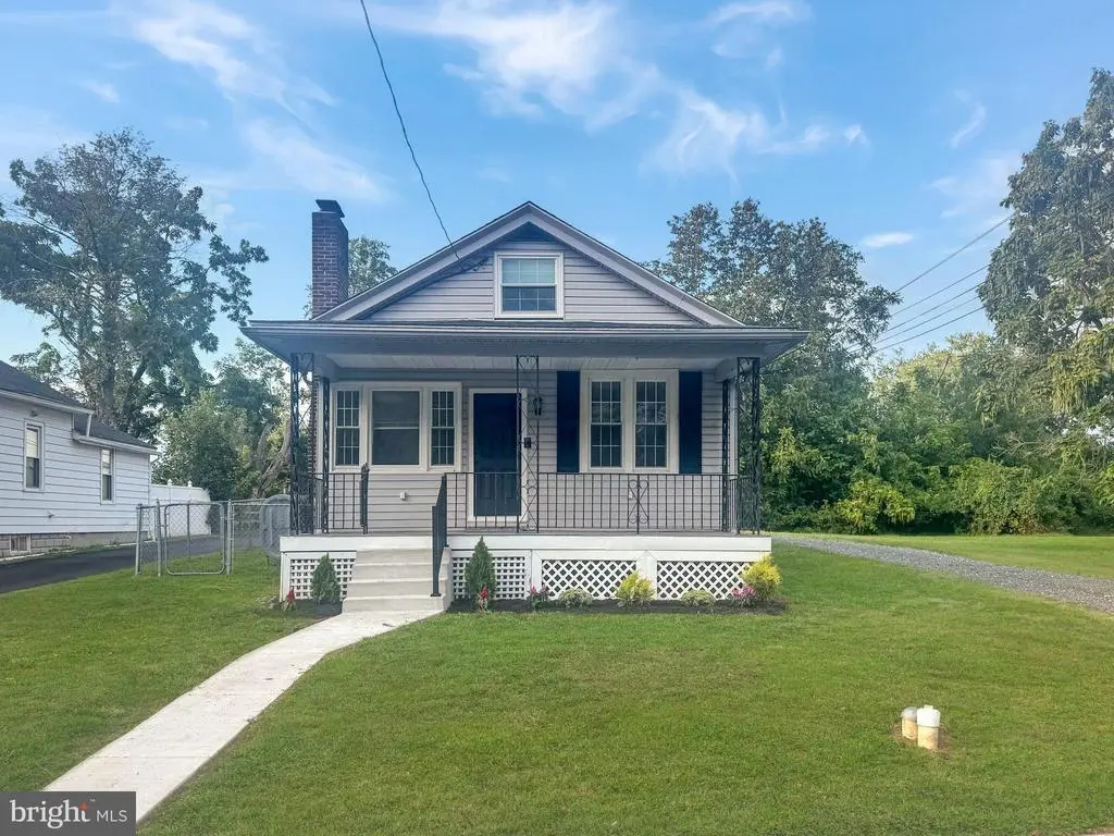 1027 Riverside Dr, POTTSTOWN