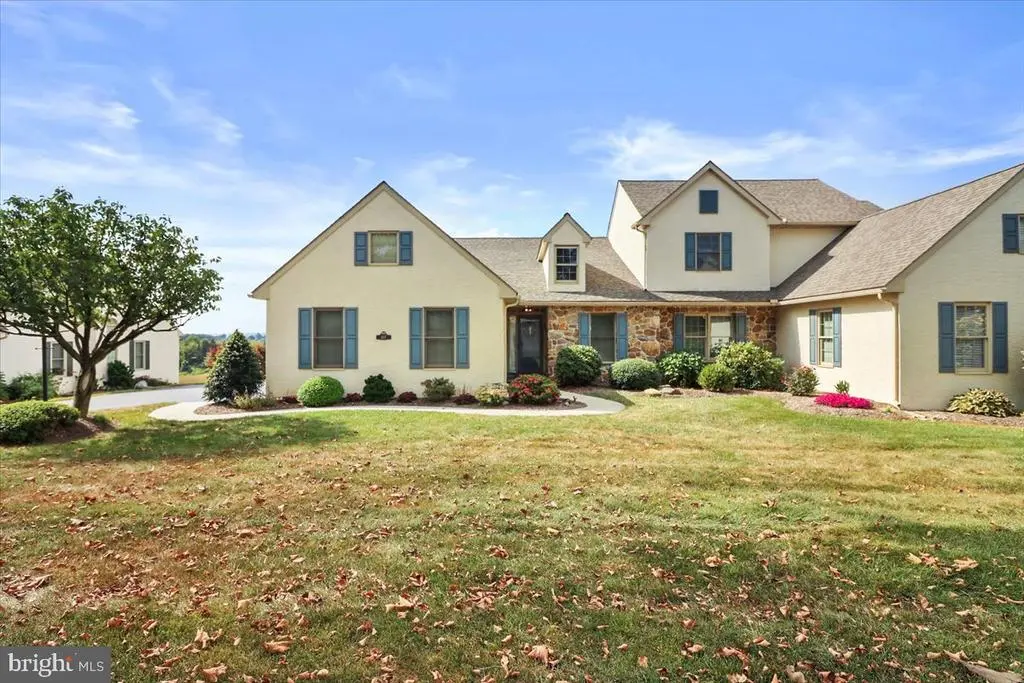 237 S Pine St, Elverson