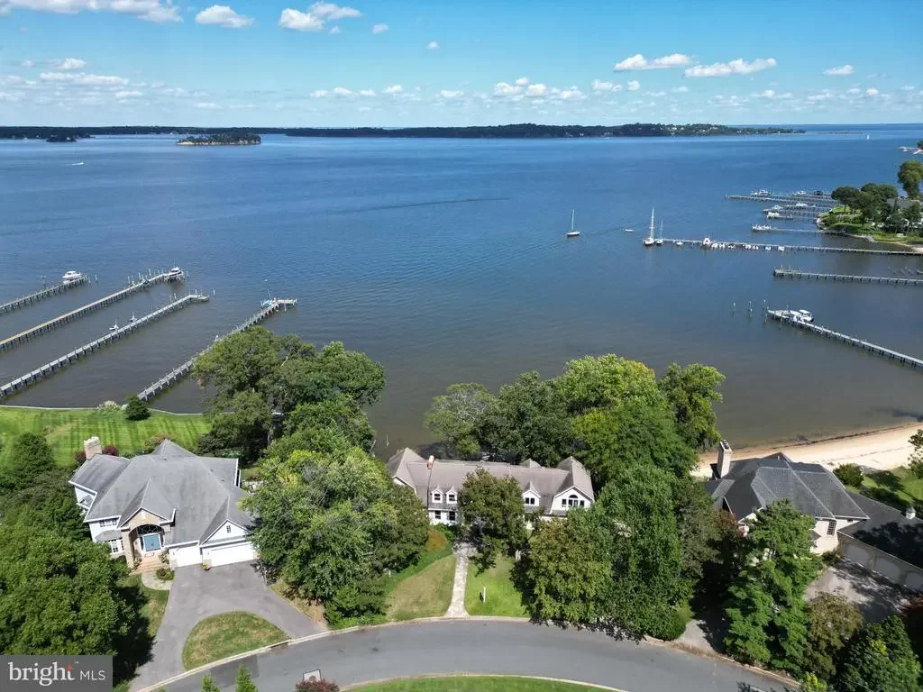 909 Mallard Cir, Arnold