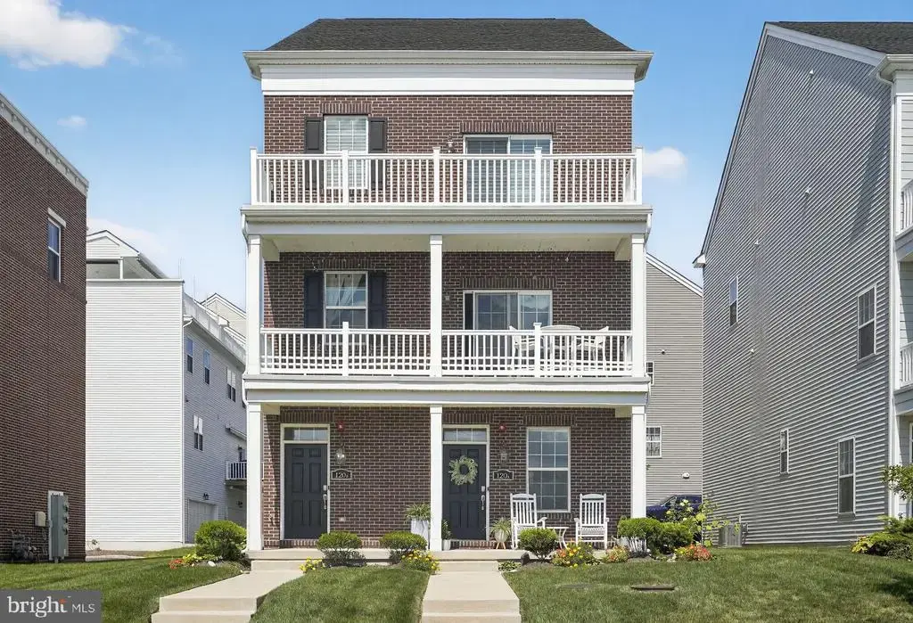 120-b Dock St, BENSALEM