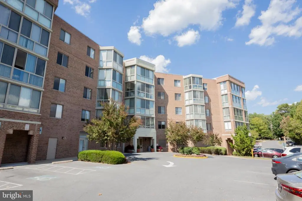 2904 N Leisure World Blvd #406, Silver Spring