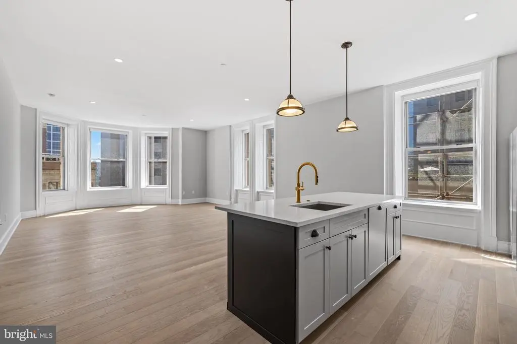 200 S Broad St #801, PHILADELPHIA