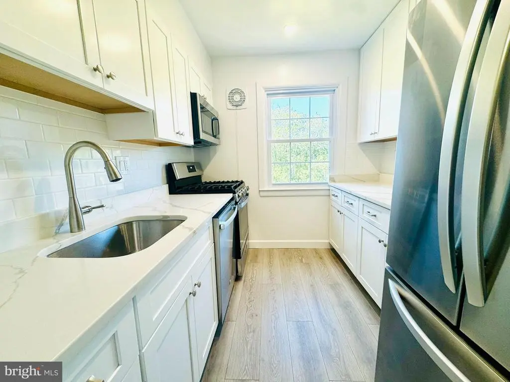 9455 Fairfax Blvd #302, FAIRFAX