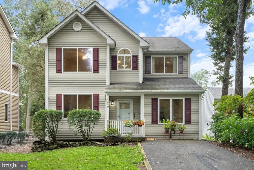 359 Valley Stream Rd N, Severna Park