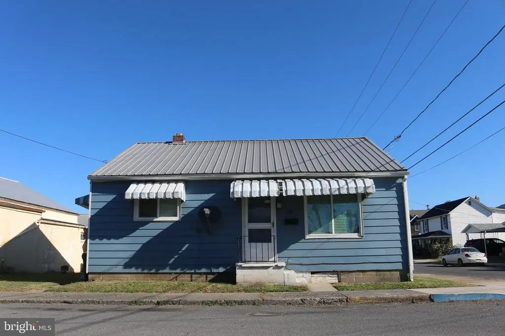 19 Myrtle Ave, PETERSBURG