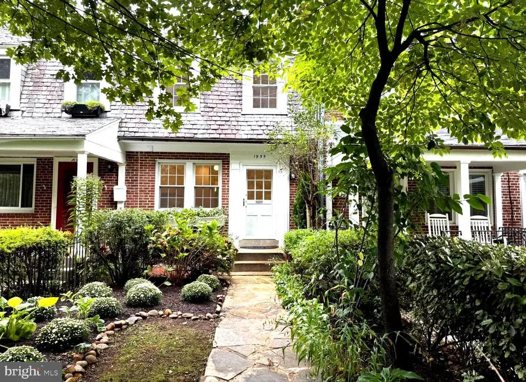 1955 39th St Nw, WASHINGTON