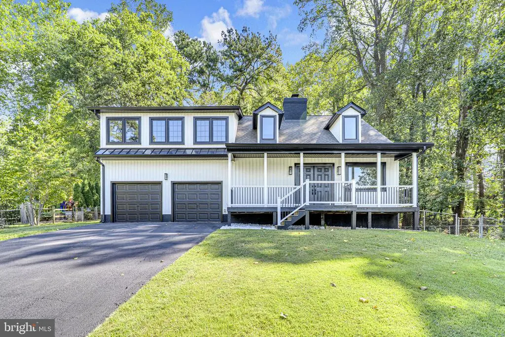 1247 White Sands Dr, LUSBY