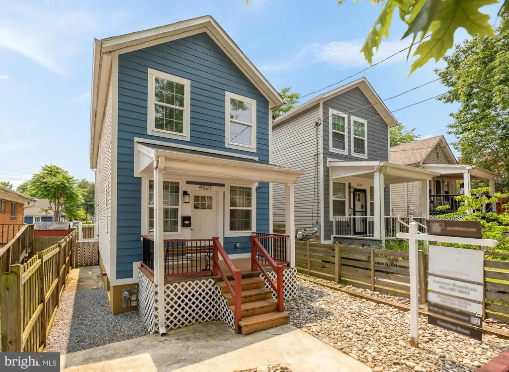 4521 Clay St Ne, WASHINGTON