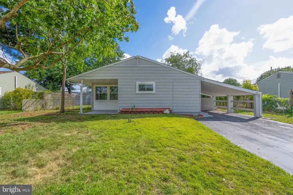 133 Dogwood Dr, LEVITTOWN
