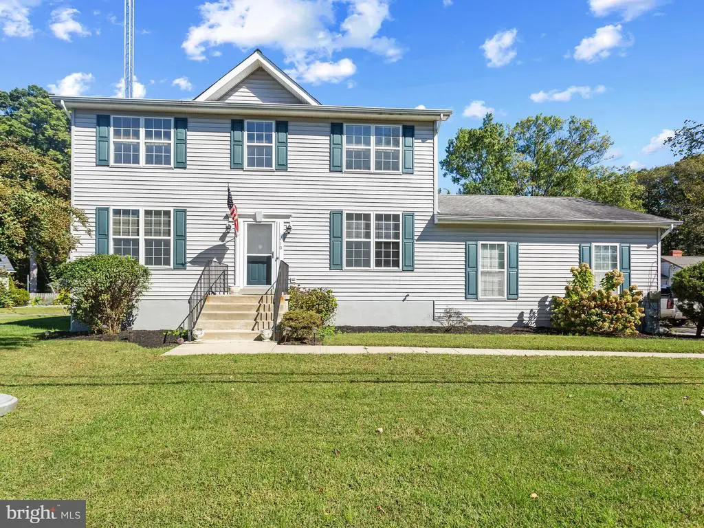 1410 Central Ave E, Edgewater