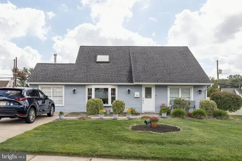 20 Trellis Rd, LEVITTOWN