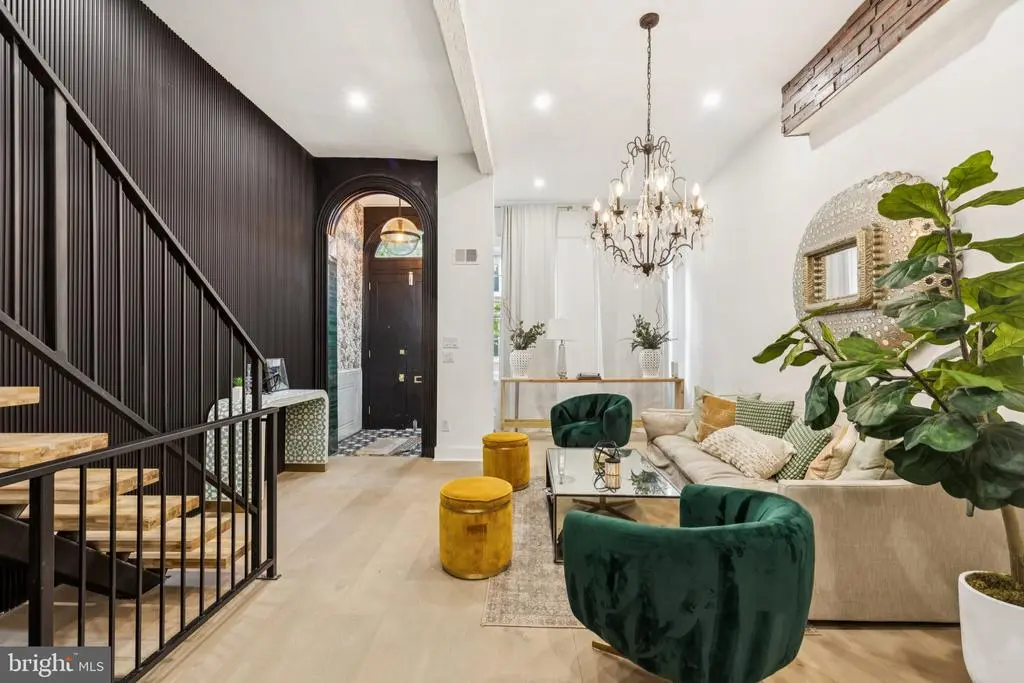 2217 Mount Vernon St, PHILADELPHIA